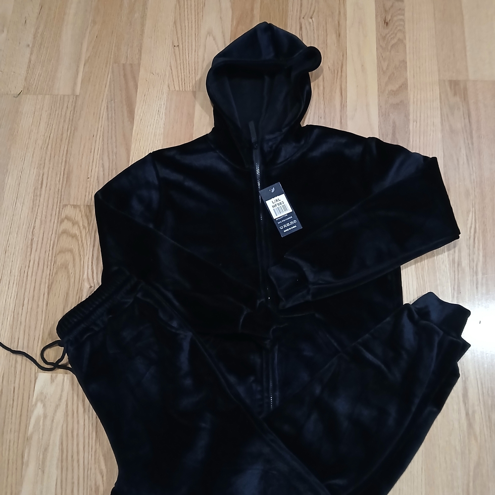 2 Piece Sweatsuit Pull-Ova Zip Hoodie-Jogger Winter Sweatsuit Size L-XL Women